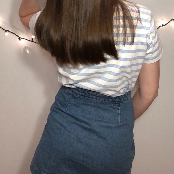 Liz Claiborne Blue & White Striped Croppy T Shirt - Picture 2 of 4